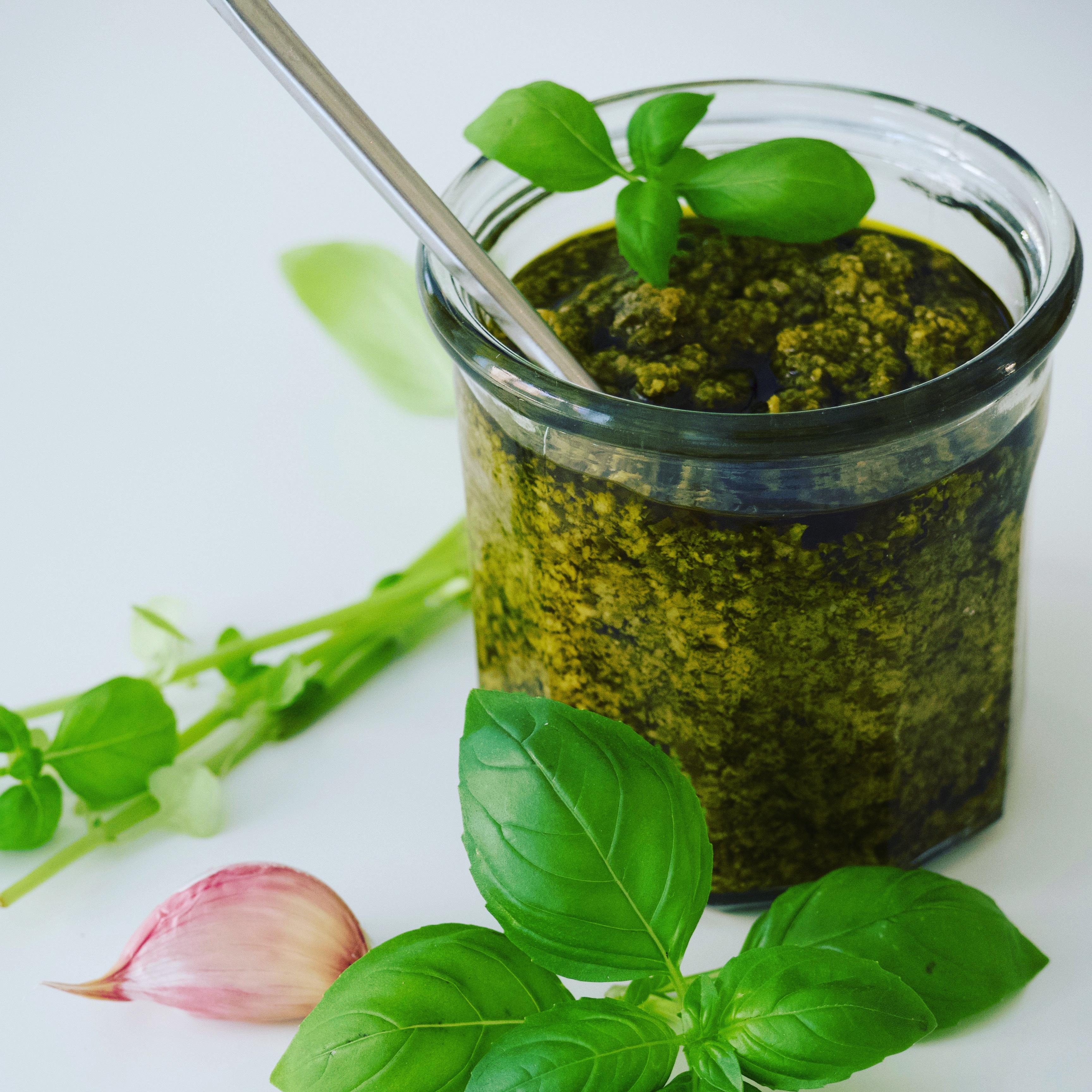 6 INGREDIENTS QUICK BASIL PESTO