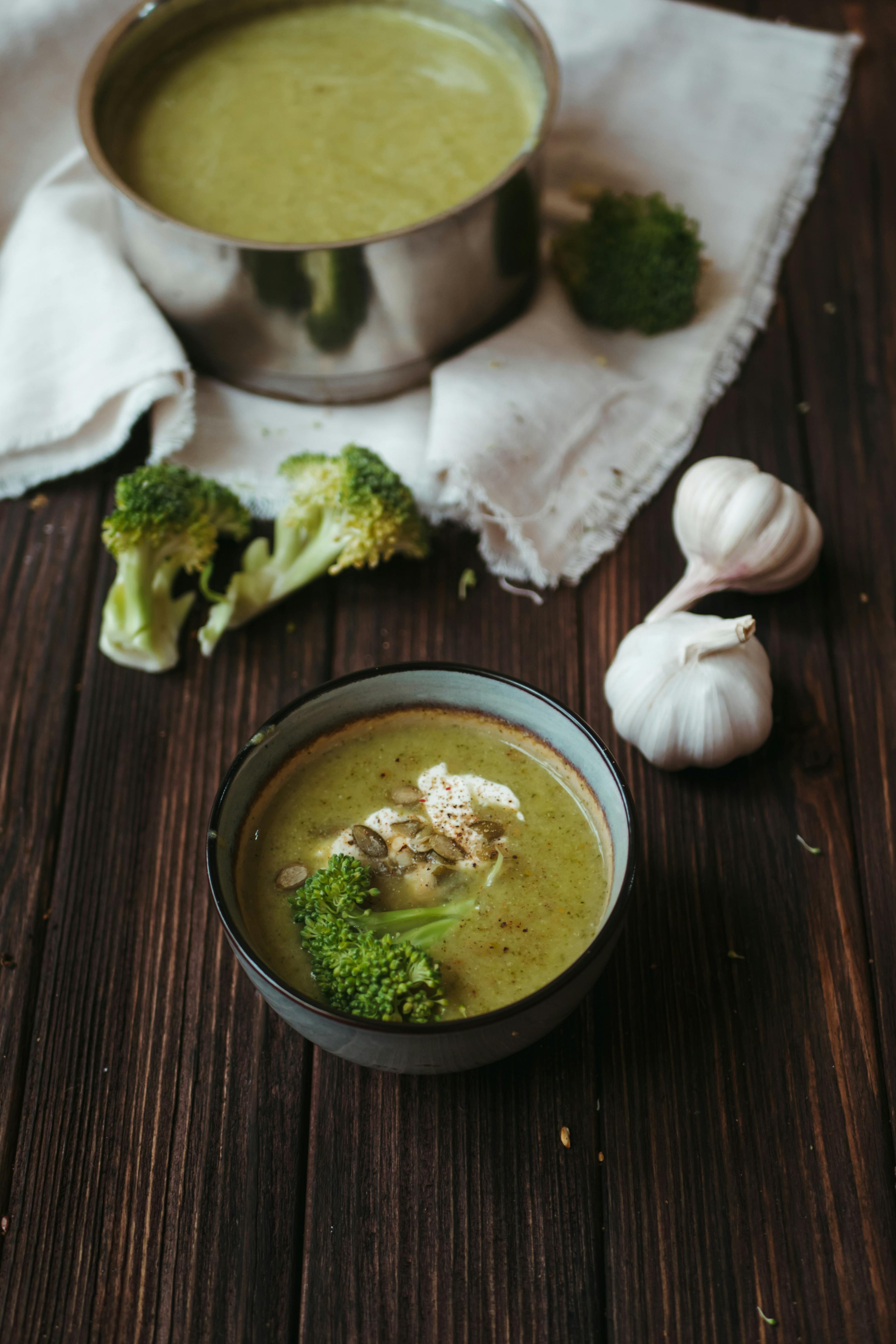 GARLIC AND BROCCOLI SOUP
