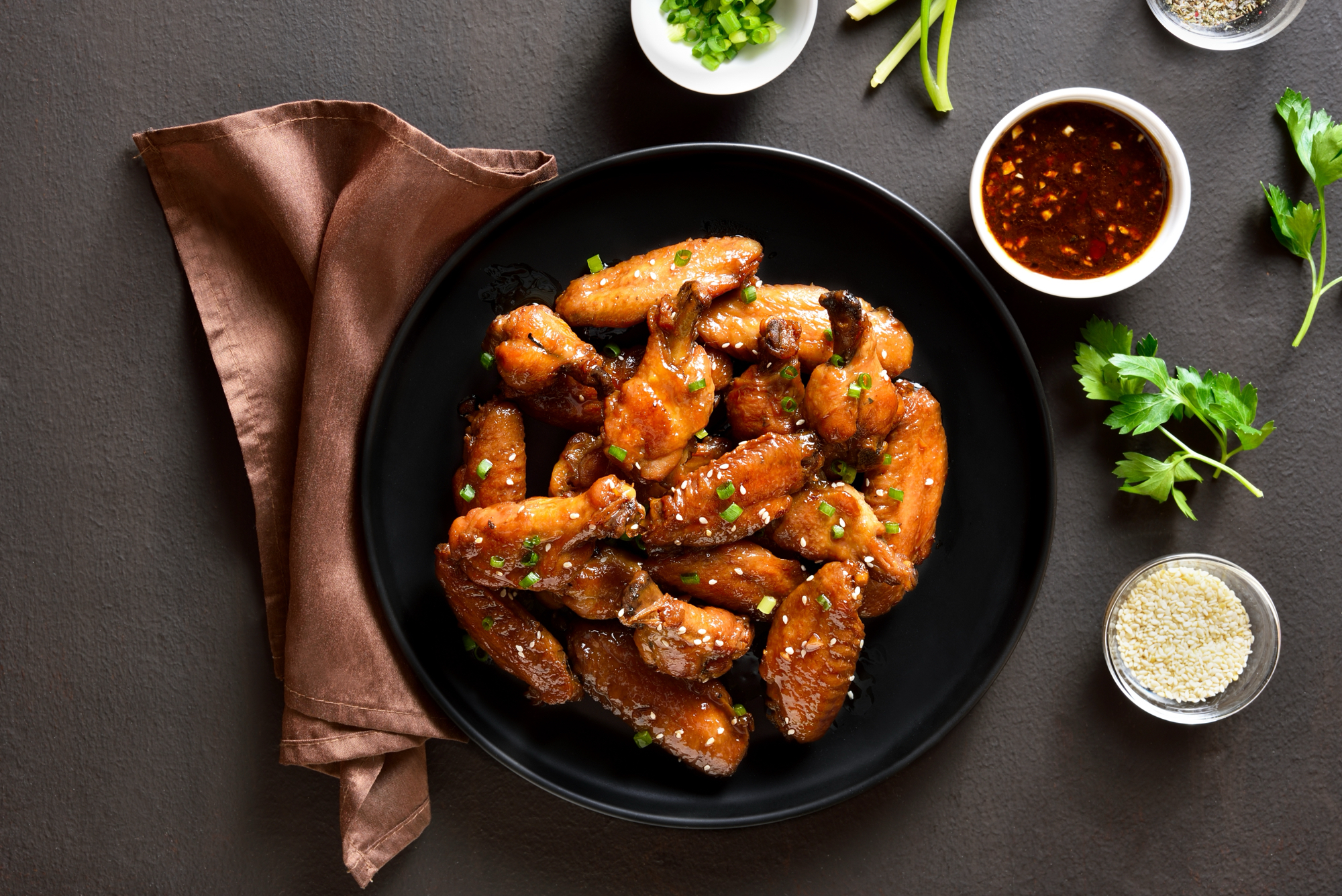 SPICY HONEY-GLAZED CHICKEN WINGS